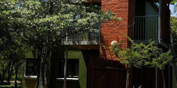 Chameleon Bush Lodge Hammanskraal Kültér fotó
