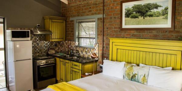 Chameleon Bush Lodge Hammanskraal Kültér fotó